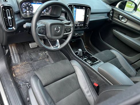 Used 2021 Volvo XC40 T5 R-Design w/ Advanced Package AWD/4WD image 27