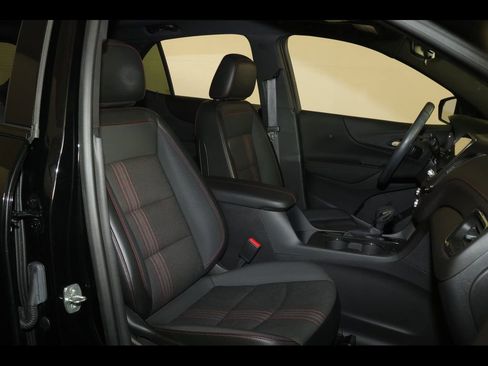 Used 2023 Chevrolet Equinox RS AWD/4WD image 13
