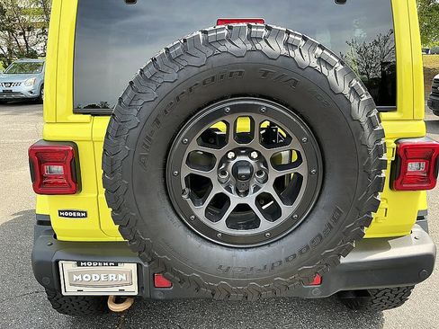 Used 2022 Jeep Wrangler Unlimited Rubicon AWD/4WD image 9