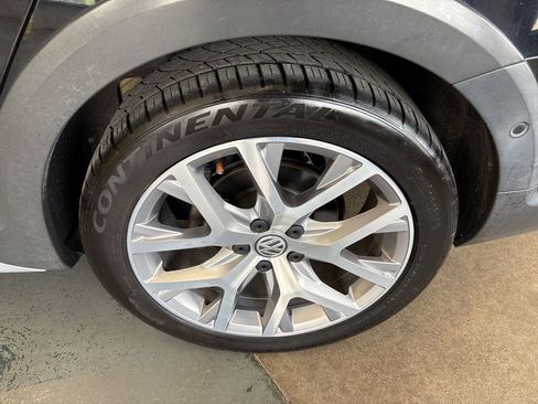 Used 2018 Volkswagen Golf Alltrack SEL AWD/4WD image 26