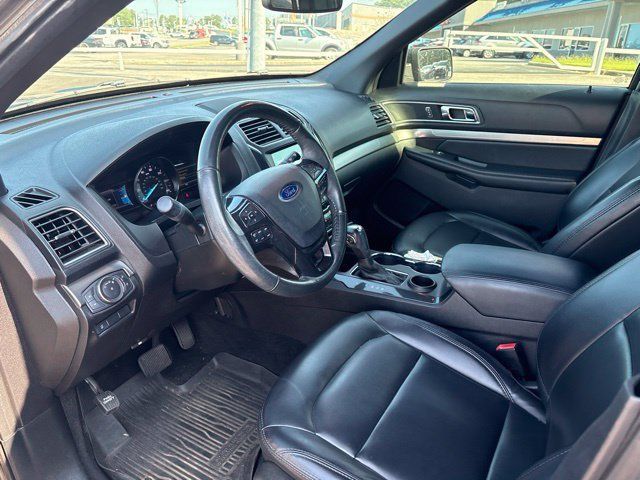 Used 2019 Ford Explorer XLT w/ Equipment Group 202A FWD image 8