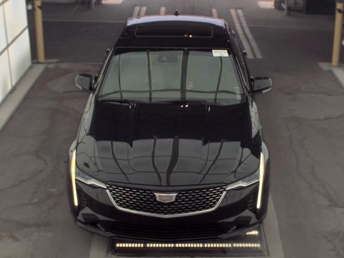 Used 2020 Cadillac CT4 Premium Luxury RWD image 2