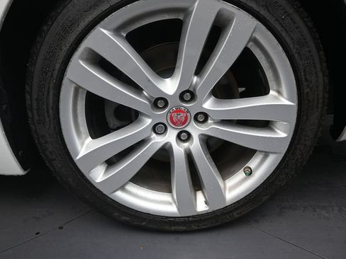 Used 2016 Jaguar XJ L Portfolio RWD image 9