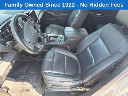 Used 2023 Chevrolet Traverse RS w/ LPO, Cargo Package FWD image 9