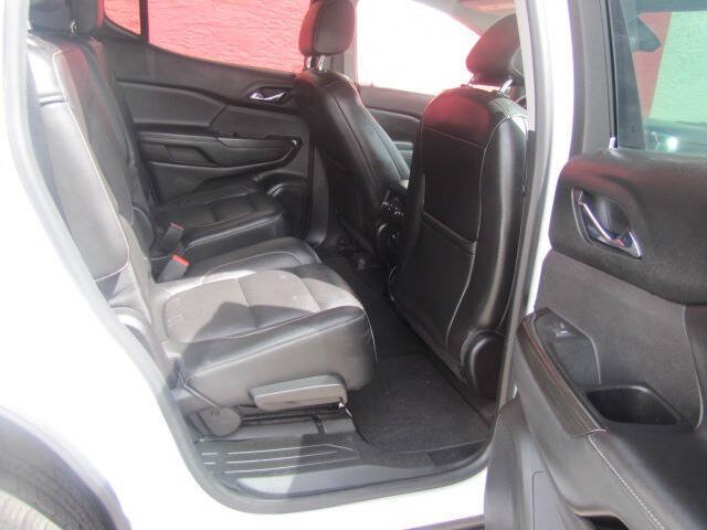 Used 2017 GMC Acadia SLT AWD/4WD image 18