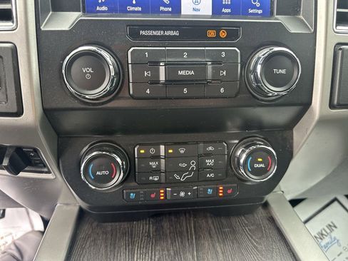 Used 2021 Ford F350 Lariat w/ Chrome Package AWD/4WD image 25