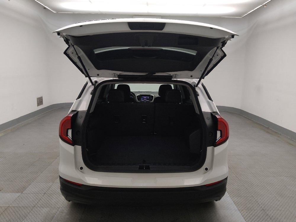 Used 2024 GMC Terrain SLE FWD image 29