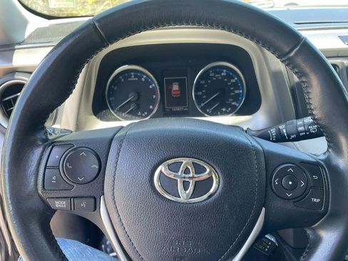 Used 2016 Toyota RAV4 XLE AWD/4WD image 9