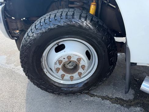 Used 2012 Ford F350 XLT w/ Snow Plow Prep Pkg AWD/4WD image 38