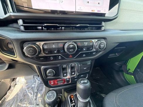 Used 2025 Jeep Wrangler Sport AWD/4WD image 21