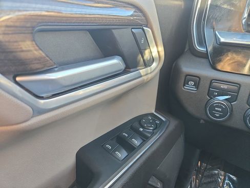 Used 2025 Chevrolet Silverado 1500 LT image 19