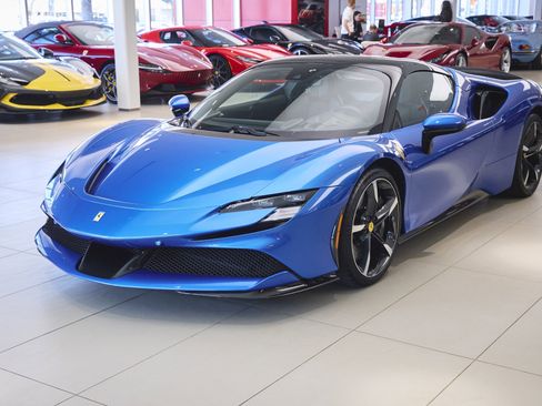 Used 2023 Ferrari SF90 Spider image 69