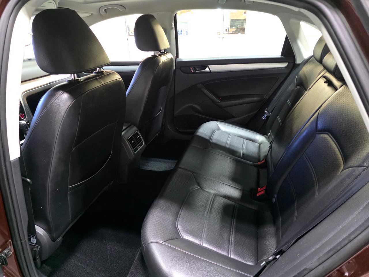 Used 2013 Volkswagen Passat TDI SE FWD image 19