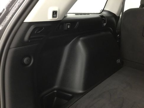 Used 2023 Jeep Grand Cherokee Laredo w/ Luxury Tech Group I AWD/4WD image 38