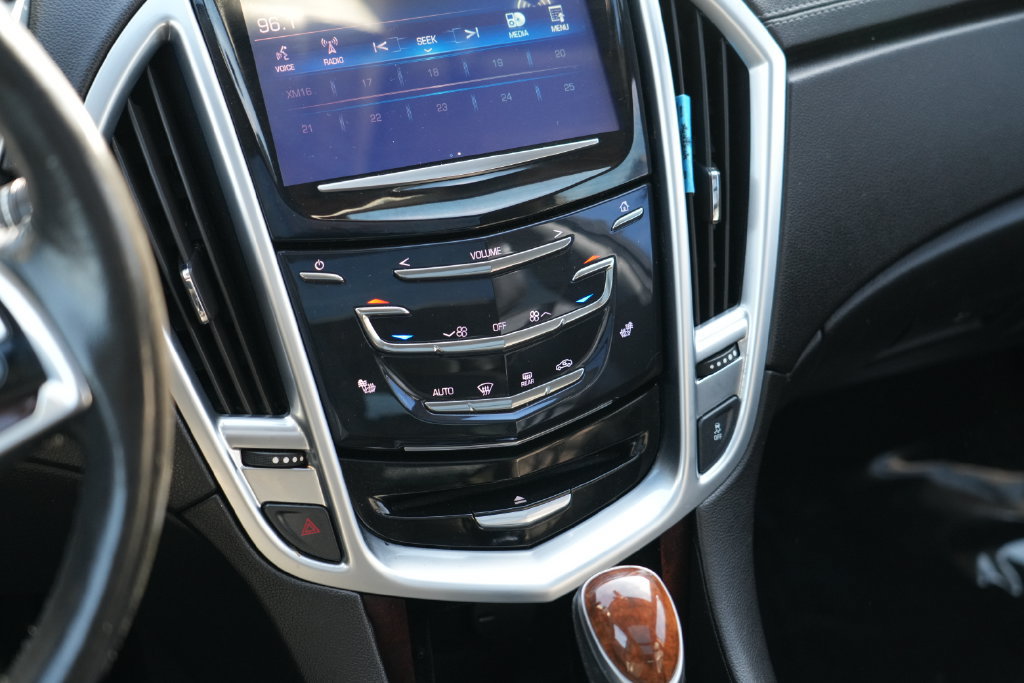 Used 2015 Cadillac SRX Luxury FWD image 21