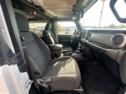 Used 2021 Jeep Wrangler Sport AWD/4WD image 28
