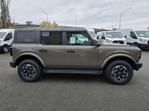 New 2026 Ford Bronco Outer Banks AWD/4WD image 6