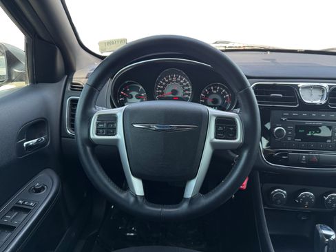 Used 2014 Chrysler 200 Touring FWD image 12