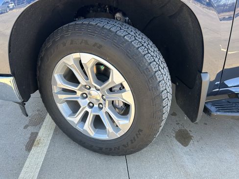 Used 2023 Chevrolet Silverado 1500 LTZ image 11