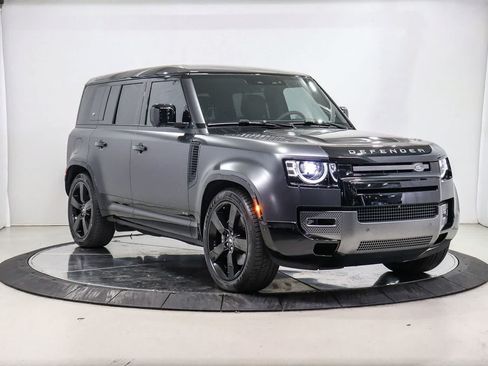 Used 2023 Land Rover Defender 110 V8 AWD/4WD image 5