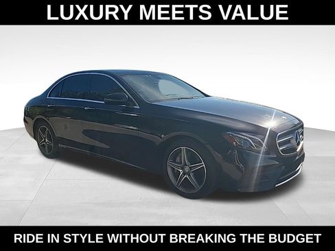 Used 2017 Mercedes-Benz E 300 4MATIC image 1