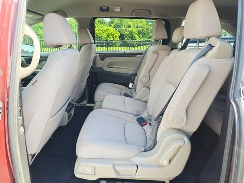 Used 2019 Honda Odyssey EX image 16