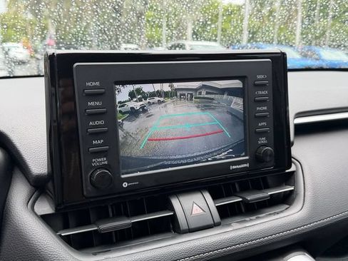 Used 2021 Toyota RAV4 XLE AWD/4WD image 22