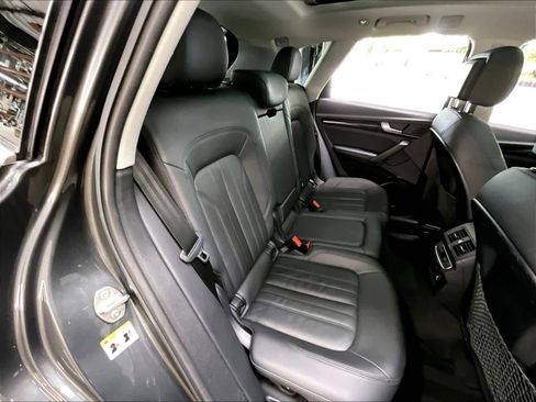 Used 2020 Audi Q5 e Premium Plus AWD/4WD image 30