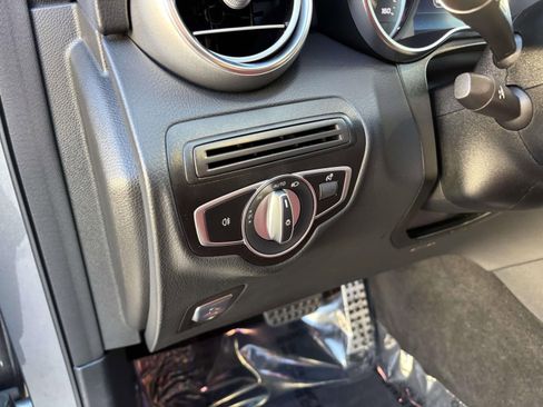 Used 2022 Mercedes-Benz GLC 300 4MATIC image 17