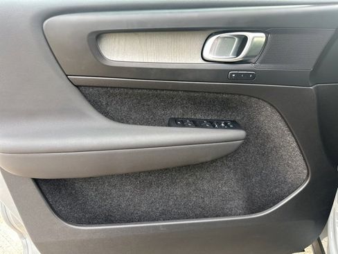 Certified 2025 Volvo XC40 B5 Plus image 16