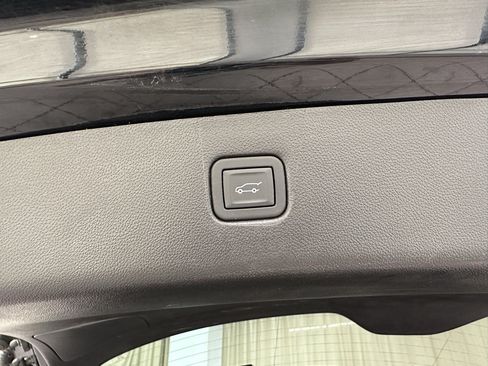 Used 2024 Chevrolet Blazer LT w/ Redline Edition FWD image 10