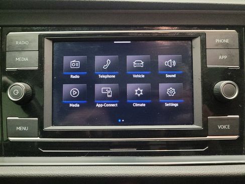 Used 2020 Volkswagen Jetta SE w/ SE Cold Weather Package FWD image 25