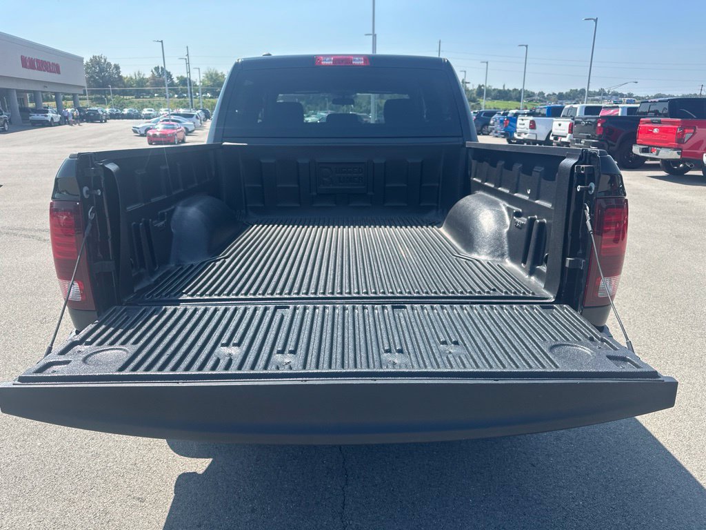Used 2024 RAM 1500 Warlock AWD/4WD image 9