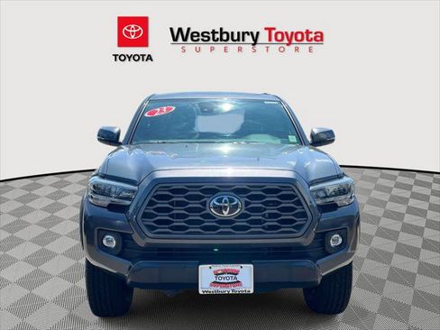 Certified 2023 Toyota Tacoma TRD Off-Road AWD/4WD image 3