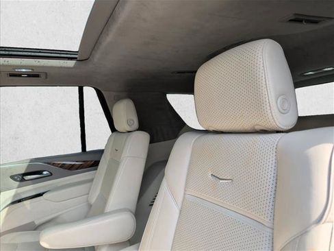 Used 2021 Cadillac Escalade Premium Luxury Platinum AWD/4WD image 13