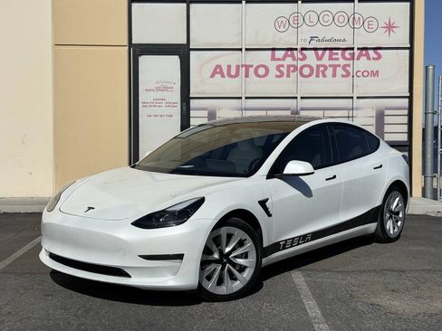 Used 2023 Tesla Model 3 Standard Range RWD image 4