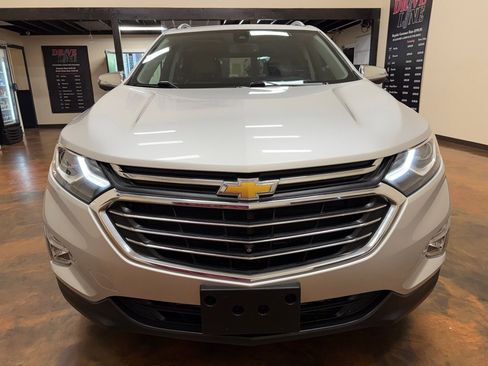 Used 2019 Chevrolet Equinox Premier FWD image 4