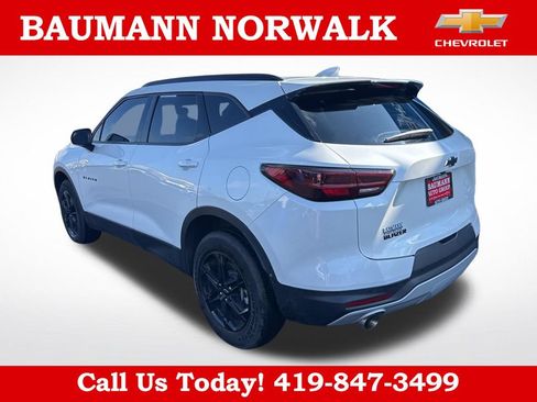 Used 2024 Chevrolet Blazer LT w/ Convenience Package FWD image 3