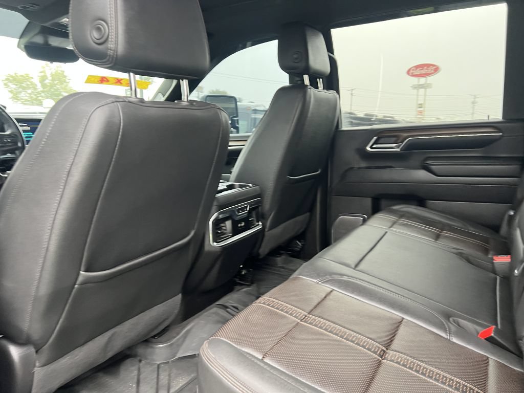 Used 2024 Chevrolet Silverado 3500 High Country w/ High Country Premium Package AWD/4WD image 24