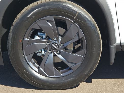New 2026 Nissan Rogue SV AWD/4WD image 25