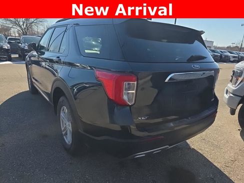Used 2023 Ford Explorer XLT w/ Equipment Group 202A image 5