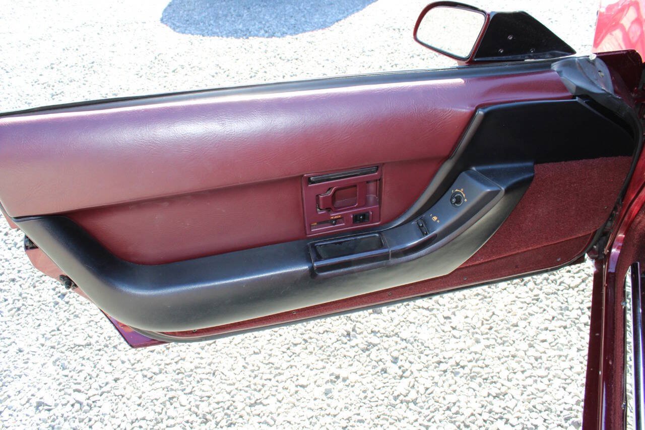 Used 1993 Chevrolet Corvette Convertible RWD image 17