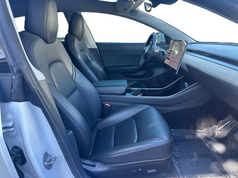 Used 2018 Tesla Model 3 Mid Range image 15