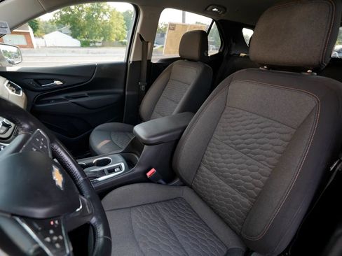 Used 2020 Chevrolet Equinox LT w/ Driver Convenience Package FWD image 23