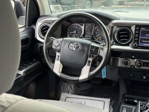 Used 2020 Toyota Tacoma SR5 image 19