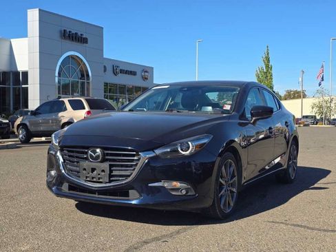Used 2018 MAZDA MAZDA3 Grand Touring w/ Premium Equipment Package FWD image 9