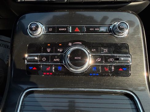 Used 2022 Lincoln Nautilus Reserve image 24