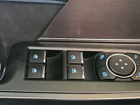 Used 2024 Ford F150 Platinum w/ FX4 Off-Road Package image 17