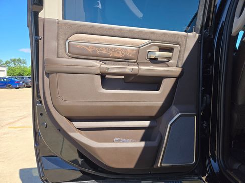 Used 2025 RAM 2500 Limited AWD/4WD image 14