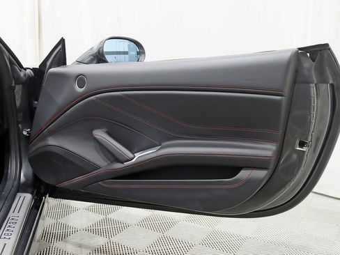 Used 2016 Ferrari California T image 29